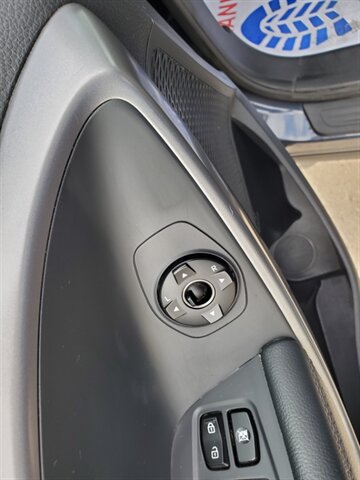 2014 Hyundai SANTA FE GLS - Photo 10 - Calgary, AB T2B 2Y9