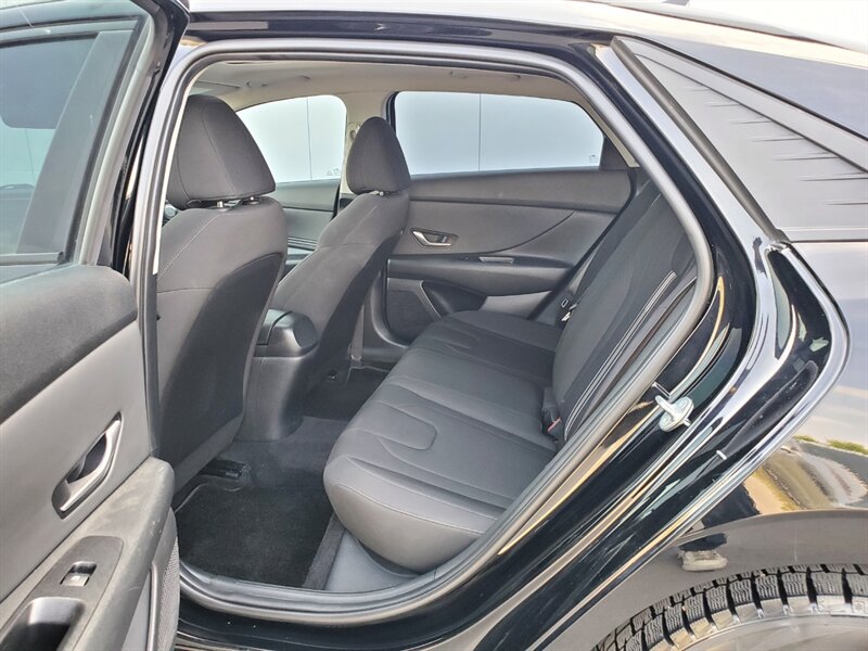2023 Hyundai ELANTRA SEL - Photo 30 - Calgary, AB T2B 2Y9