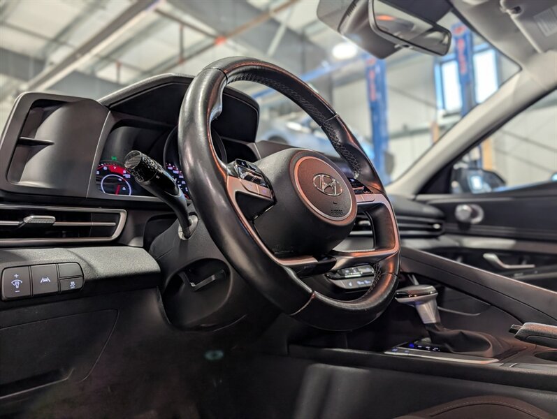 2021 Hyundai ELANTRA SEL - Photo 8 - Calgary, AB T2B 2Y9