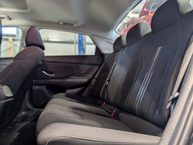 2021 Hyundai ELANTRA SEL - Photo 12 - Calgary, AB T2B 2Y9