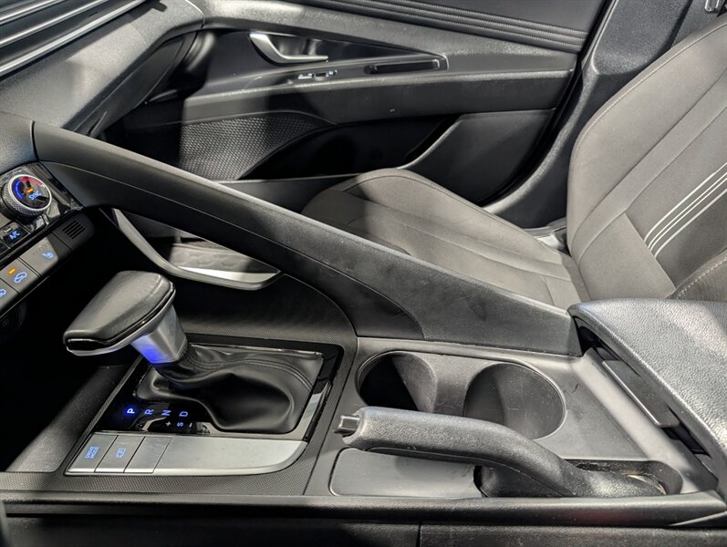 2021 Hyundai ELANTRA SEL - Photo 28 - Calgary, AB T2B 2Y9