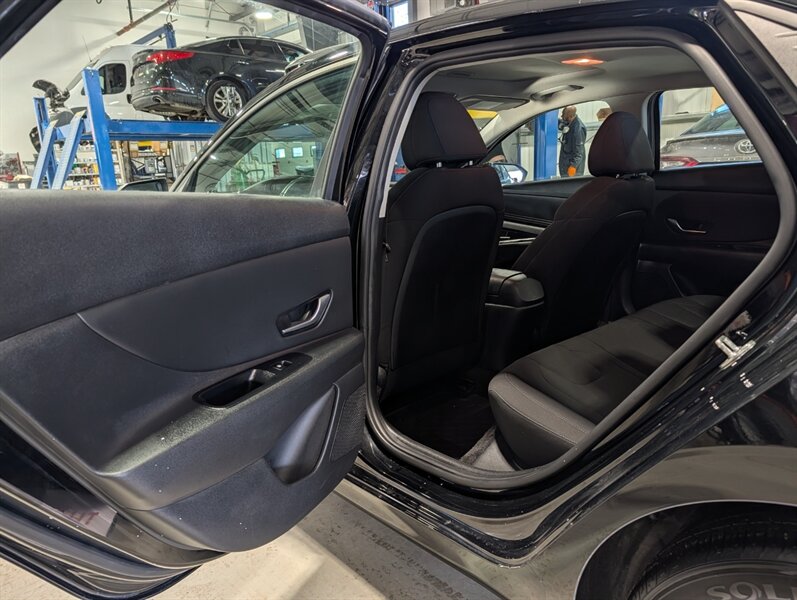 2021 Hyundai ELANTRA SEL - Photo 11 - Calgary, AB T2B 2Y9