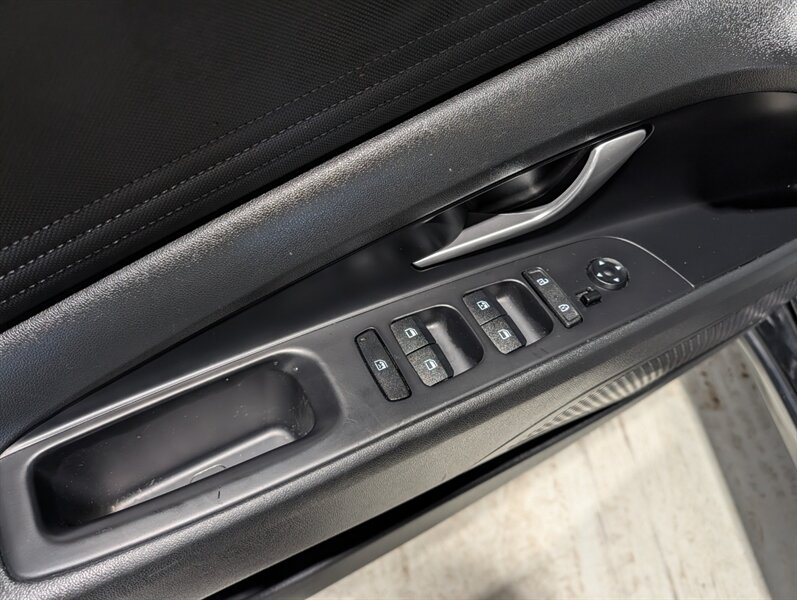 2021 Hyundai ELANTRA SEL - Photo 17 - Calgary, AB T2B 2Y9