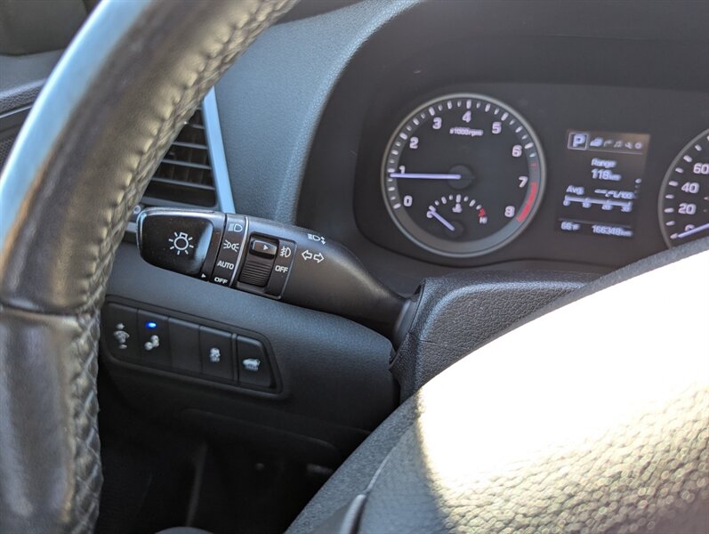 2017 Hyundai TUCSON SE - Photo 19 - Calgary, AB T2B 2Y9