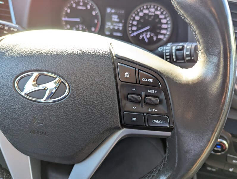 2017 Hyundai TUCSON SE - Photo 18 - Calgary, AB T2B 2Y9