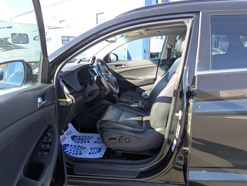 2017 Hyundai TUCSON SE - Photo 9 - Calgary, AB T2B 2Y9