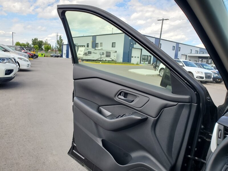 2025 Nissan Rogue S - Photo 14 - Calgary, AB T2B 2Y9