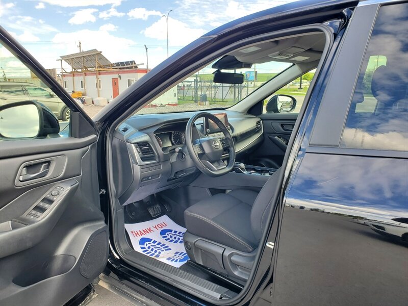 2025 Nissan Rogue S - Photo 8 - Calgary, AB T2B 2Y9