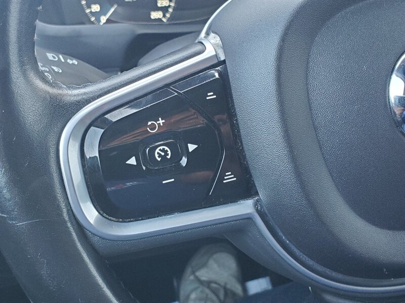 2018 Volvo XC90 T6 Momentum - Photo 19 - Calgary, AB T2B 2Y9