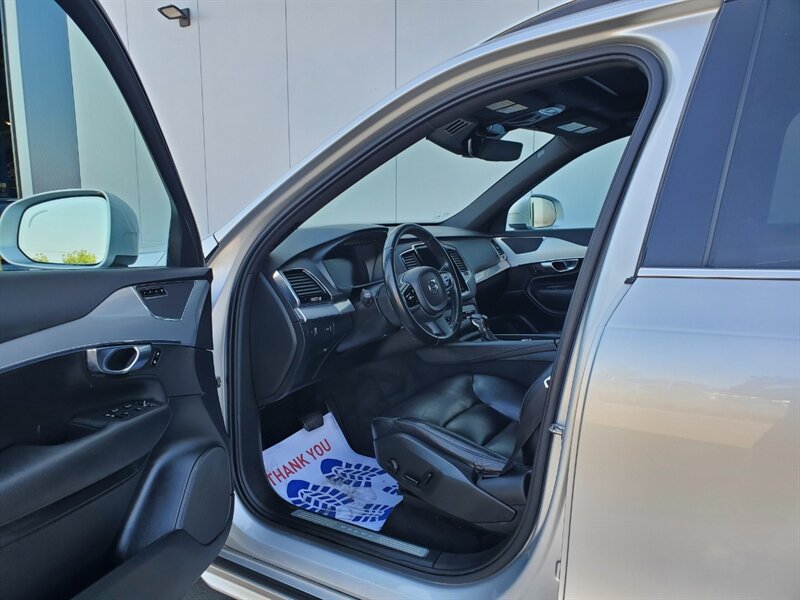 2018 Volvo XC90 T6 Momentum - Photo 8 - Calgary, AB T2B 2Y9