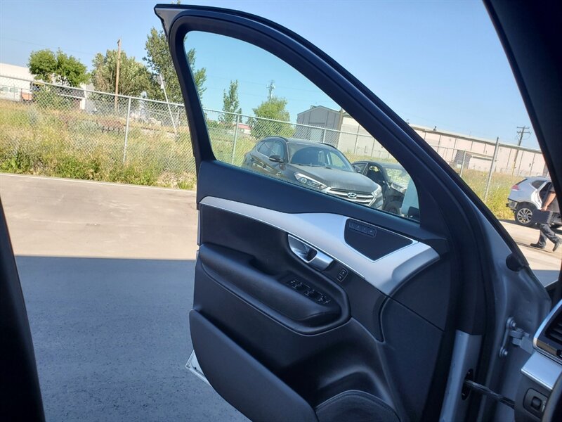 2018 Volvo XC90 T6 Momentum - Photo 17 - Calgary, AB T2B 2Y9