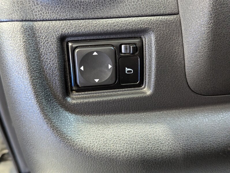 2015 Nissan Versa Note S - Photo 10 - Calgary, AB T2B 2Y9