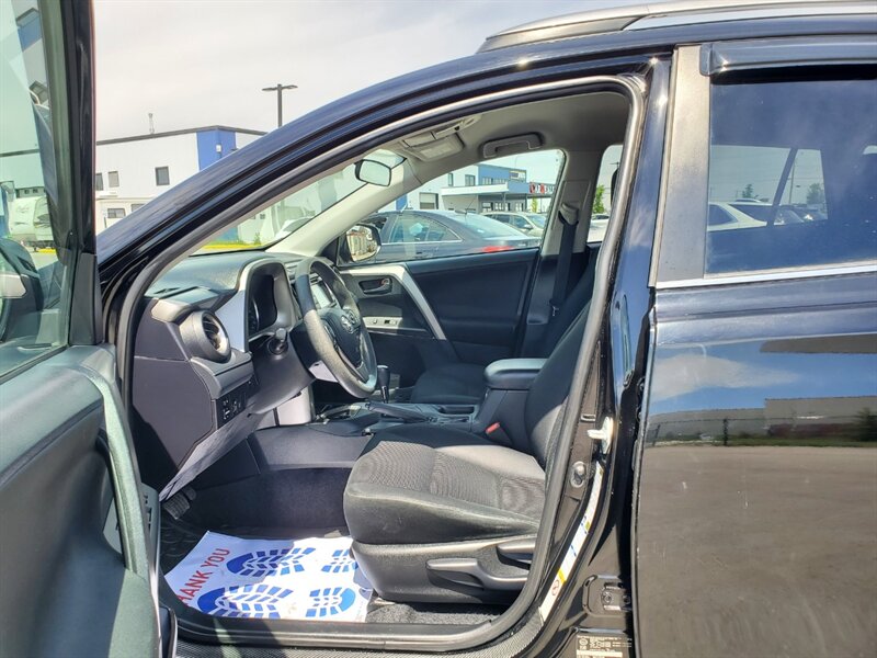 2018 Toyota RAV4 LE - Photo 18 - Calgary, AB T2B 2Y9