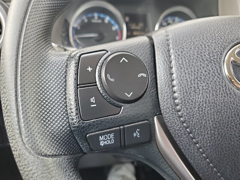 2018 Toyota RAV4 LE - Photo 25 - Calgary, AB T2B 2Y9