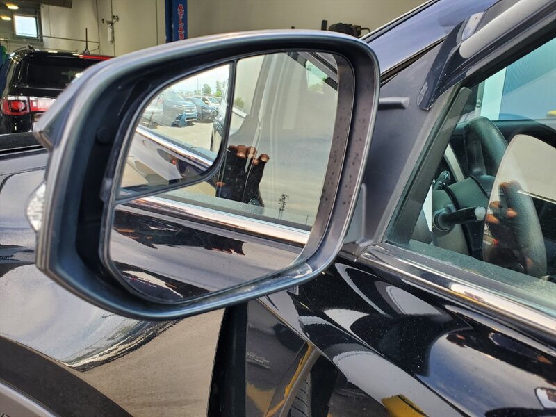 2018 Toyota RAV4 LE - Photo 37 - Calgary, AB T2B 2Y9