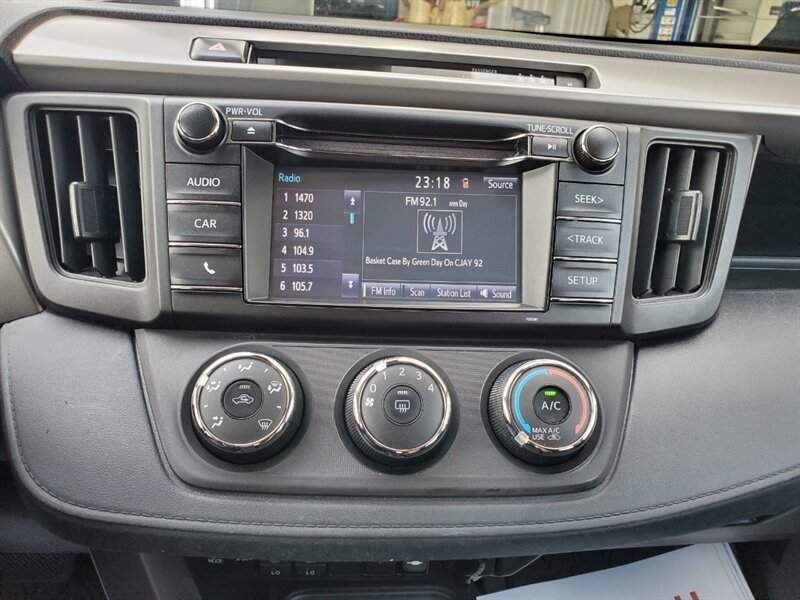 2018 Toyota RAV4 LE - Photo 29 - Calgary, AB T2B 2Y9