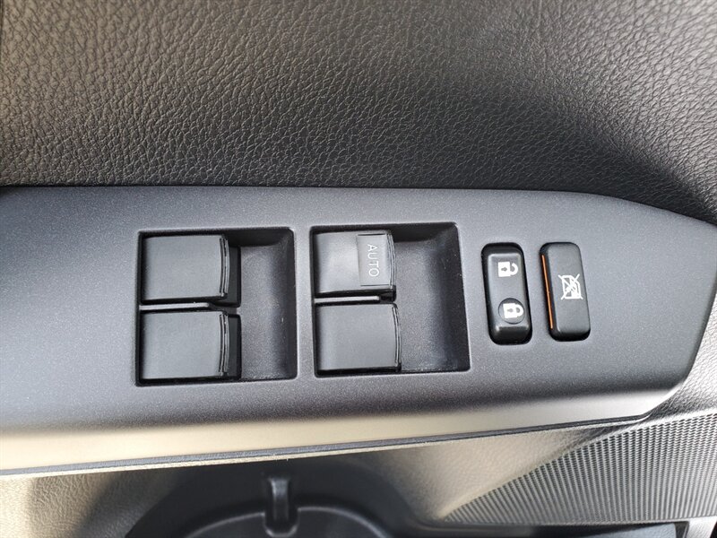 2018 Toyota RAV4 LE - Photo 19 - Calgary, AB T2B 2Y9