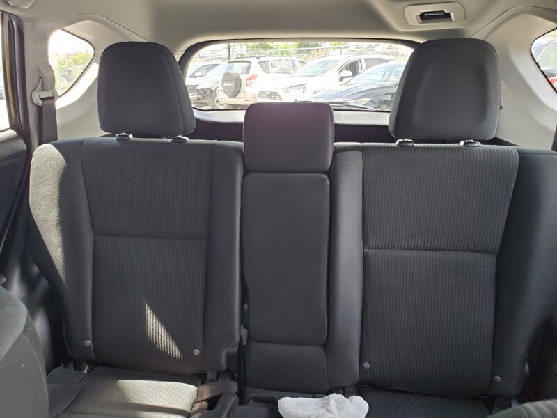 2018 Toyota RAV4 LE - Photo 36 - Calgary, AB T2B 2Y9