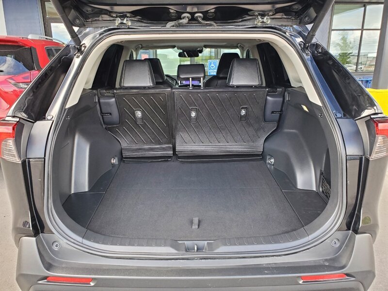 2025 Toyota RAV4 XLE - Photo 35 - Calgary, AB T2B 2Y9