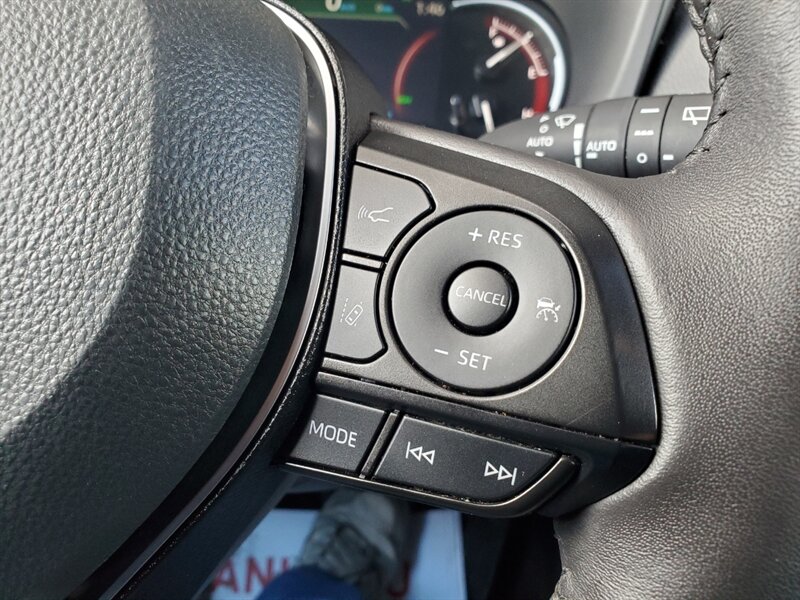 2025 Toyota RAV4 XLE - Photo 17 - Calgary, AB T2B 2Y9