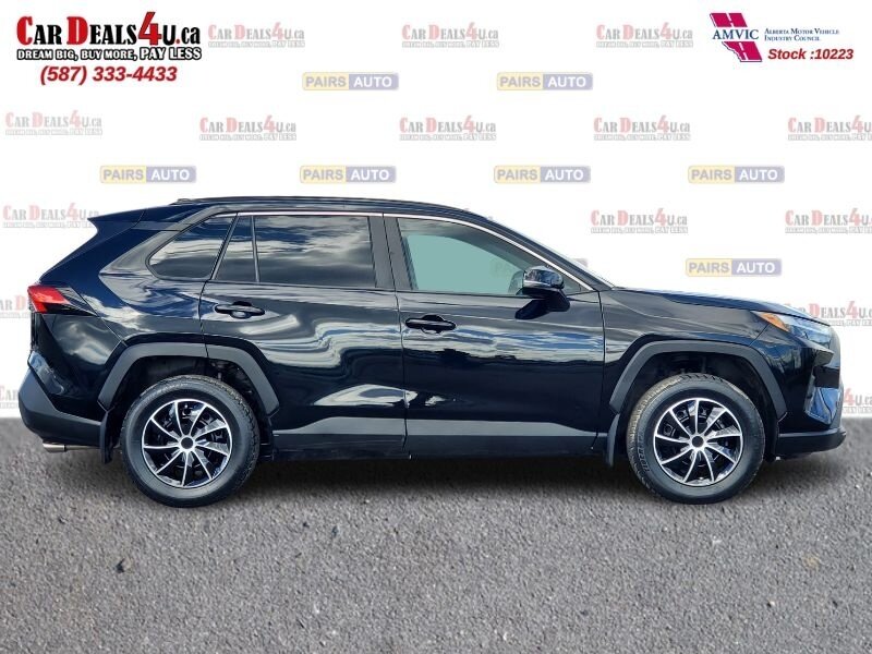 2025 Toyota RAV4 XLE - Photo 4 - Calgary, AB T2B 2Y9