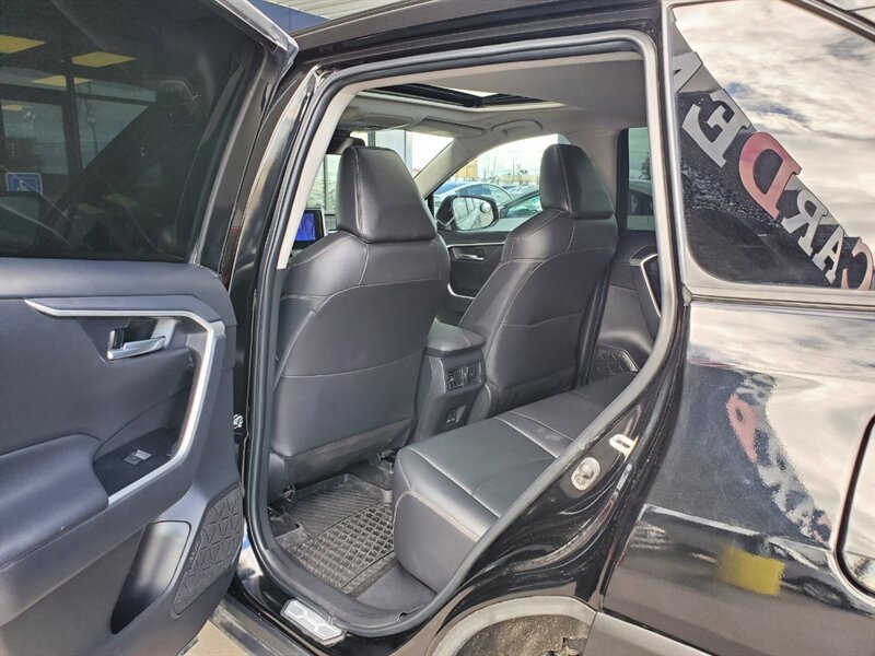 2025 Toyota RAV4 XLE - Photo 29 - Calgary, AB T2B 2Y9
