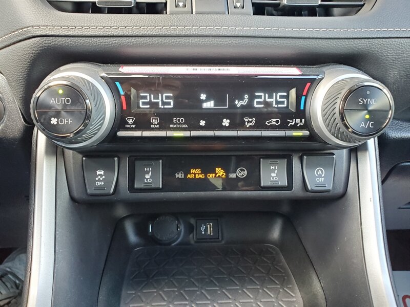 2025 Toyota RAV4 XLE - Photo 23 - Calgary, AB T2B 2Y9