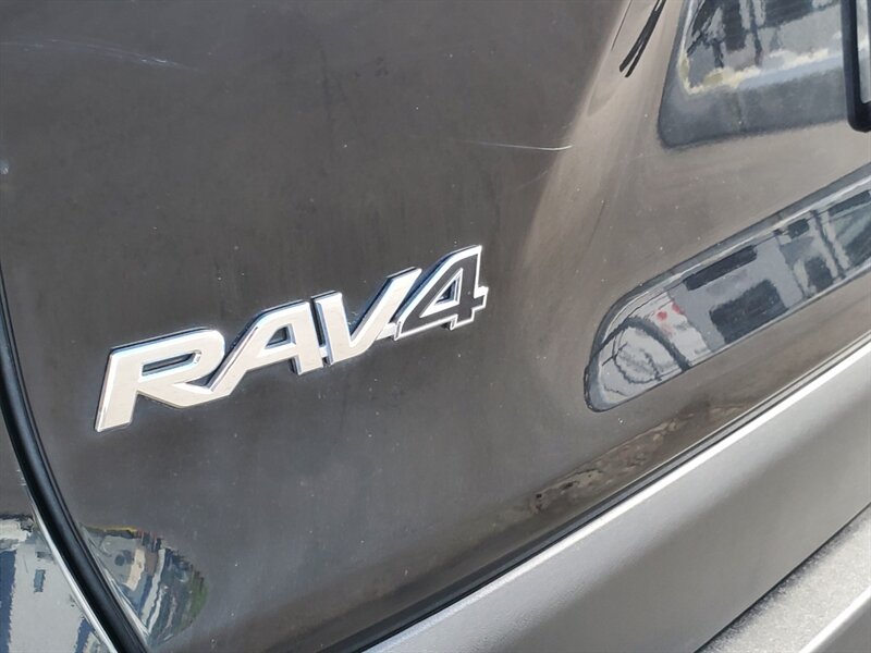 2025 Toyota RAV4 XLE - Photo 40 - Calgary, AB T2B 2Y9