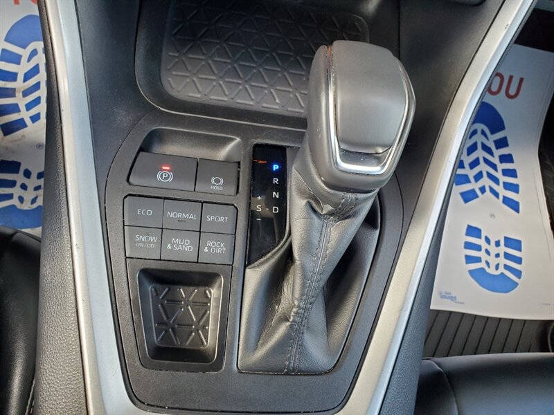 2025 Toyota RAV4 XLE - Photo 25 - Calgary, AB T2B 2Y9