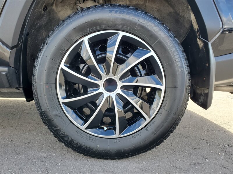 2025 Toyota RAV4 XLE - Photo 43 - Calgary, AB T2B 2Y9