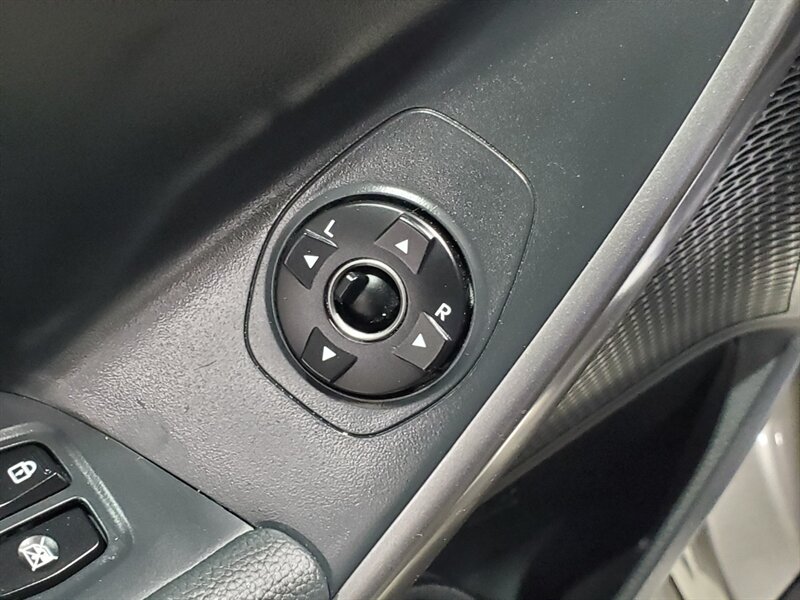 2017 Hyundai SANTA FE Sport 2.0T - Photo 10 - Calgary, AB T2B 2Y9