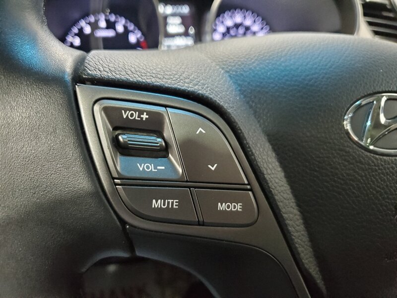 2017 Hyundai SANTA FE Sport 2.0T - Photo 18 - Calgary, AB T2B 2Y9