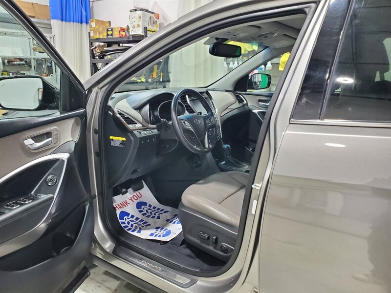 2017 Hyundai SANTA FE Sport 2.0T - Photo 7 - Calgary, AB T2B 2Y9