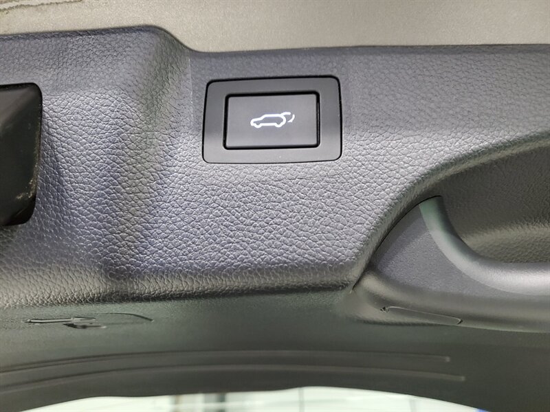 2017 Hyundai SANTA FE Sport 2.0T - Photo 43 - Calgary, AB T2B 2Y9