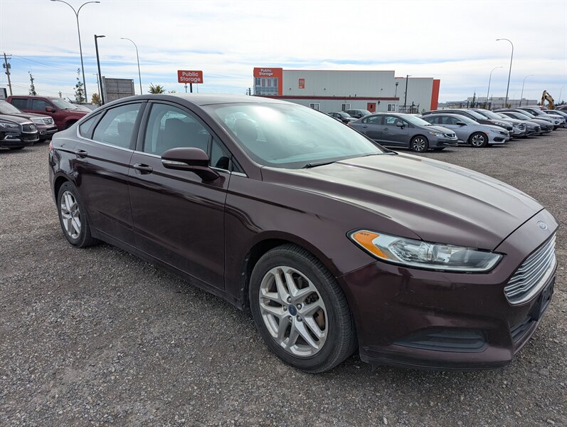 2013 Ford Fusion SE - Photo 2 - Calgary, AB T2B 2Y9