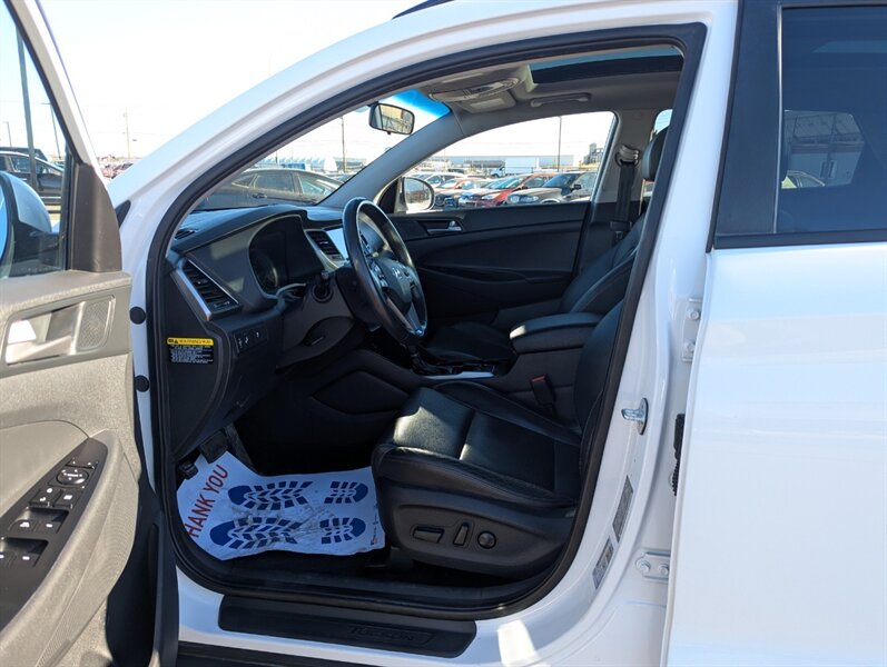 2018 Hyundai TUCSON SE - Photo 8 - Calgary, AB T2B 2Y9