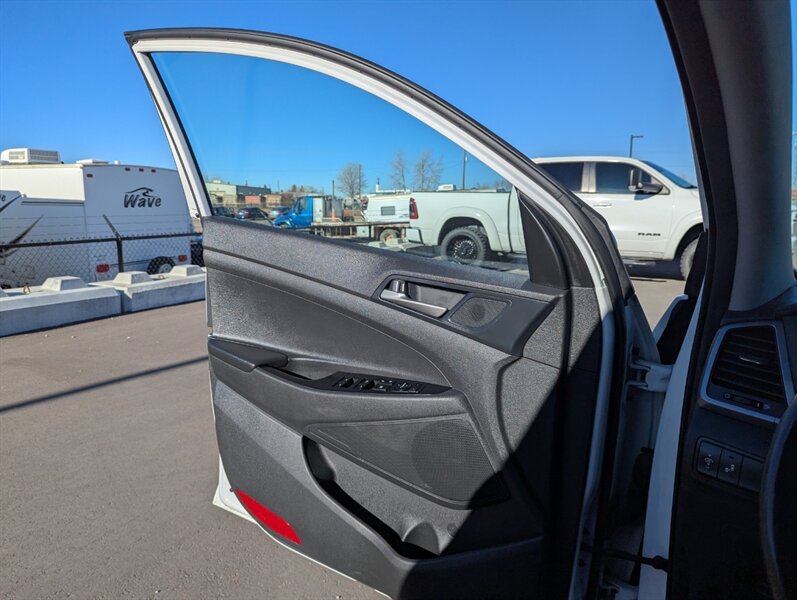 2018 Hyundai TUCSON SE - Photo 13 - Calgary, AB T2B 2Y9