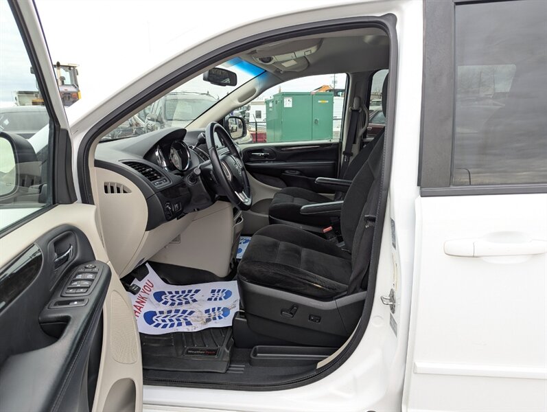 2017 Dodge Grand Caravan SE - Photo 9 - Calgary, AB T2B 2Y9