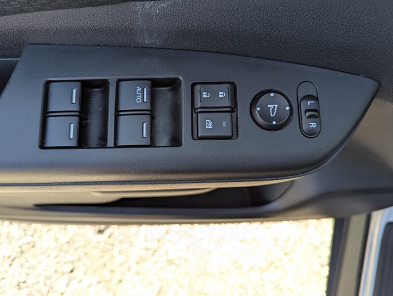 2015 Honda CR-V EX - Photo 10 - Calgary, AB T2B 2Y9