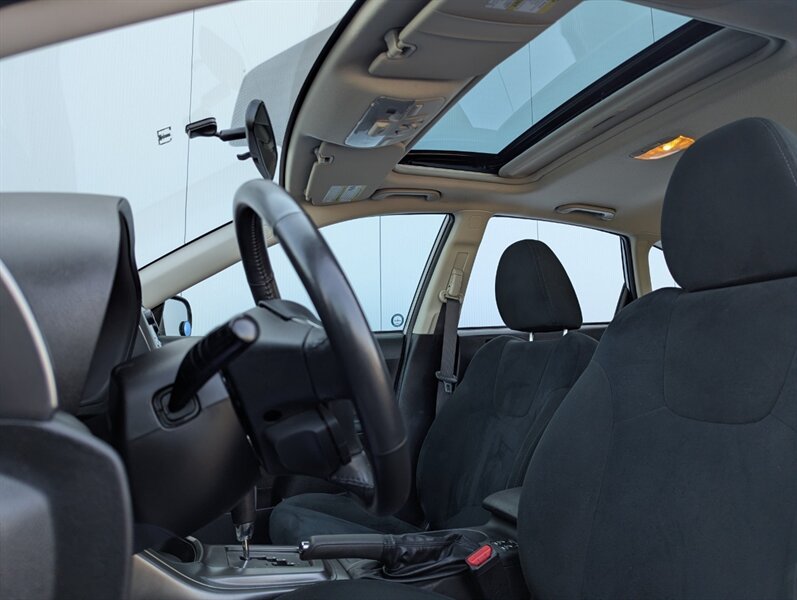 2011 Subaru Impreza 2.5i Premium - Photo 13 - Calgary, AB T2B 2Y9