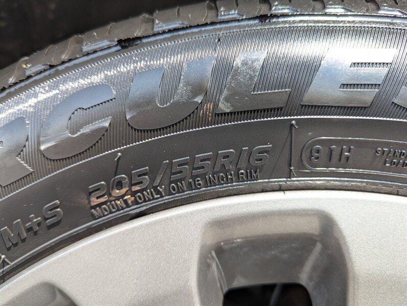 2011 Subaru Impreza 2.5i Premium - Photo 43 - Calgary, AB T2B 2Y9