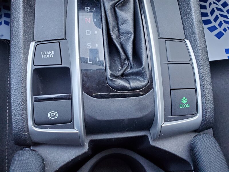 2017 Honda Civic LX - Photo 26 - Calgary, AB T2B 2Y9