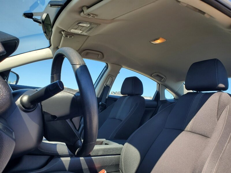 2017 Honda Civic LX - Photo 14 - Calgary, AB T2B 2Y9
