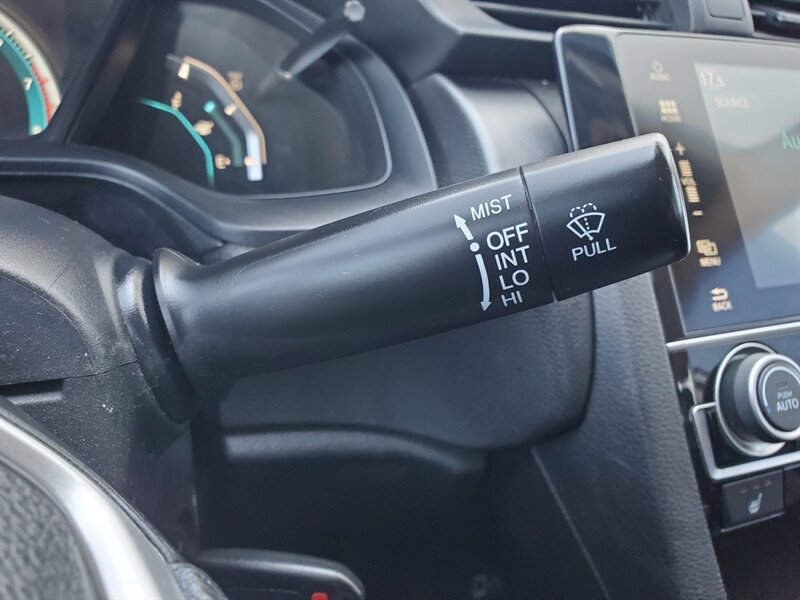2017 Honda Civic LX - Photo 20 - Calgary, AB T2B 2Y9