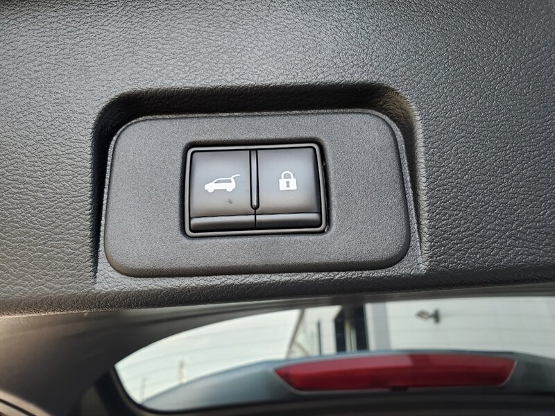 2025 Nissan Rogue SV - Photo 40 - Calgary, AB T2B 2Y9