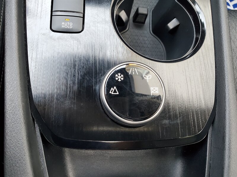 2025 Nissan Rogue SV - Photo 27 - Calgary, AB T2B 2Y9