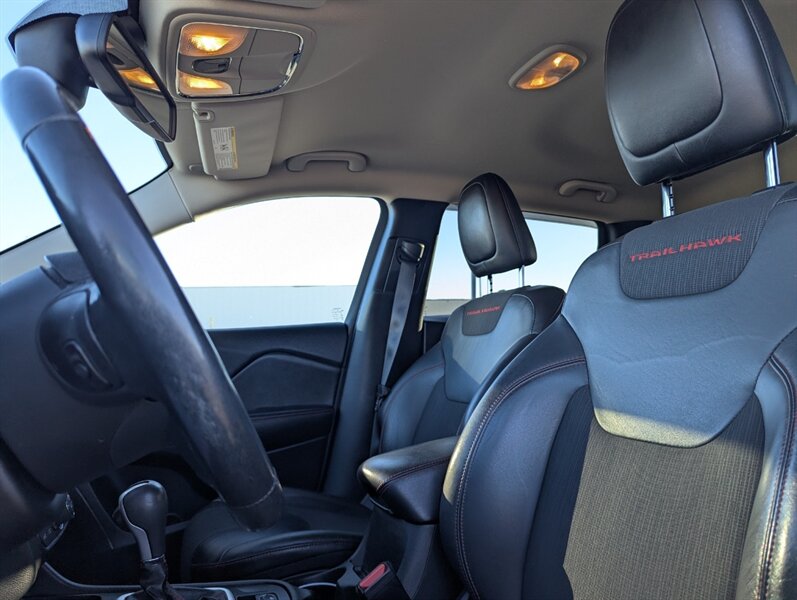 2015 Jeep Cherokee Trailhawk   - Photo 14 - Calgary, AB T2B 2Y9