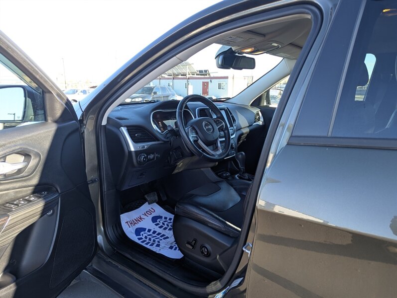 2015 Jeep Cherokee Trailhawk   - Photo 7 - Calgary, AB T2B 2Y9