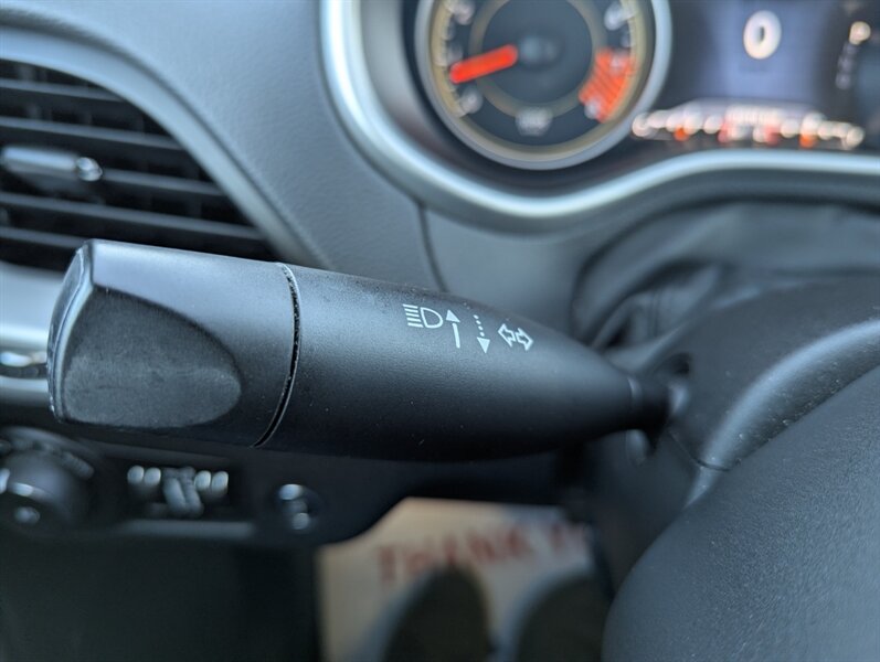 2015 Jeep Cherokee Trailhawk   - Photo 19 - Calgary, AB T2B 2Y9