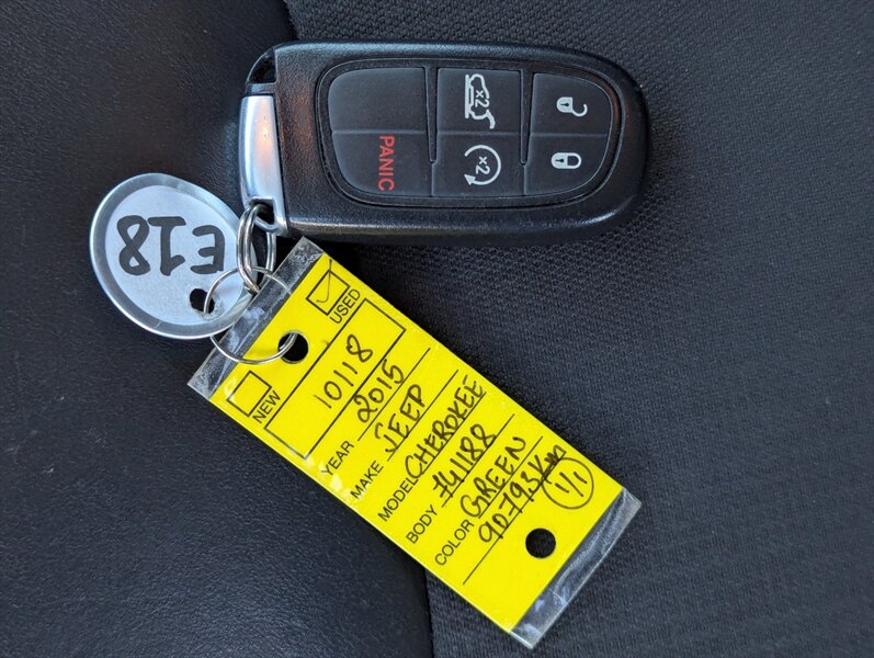 2015 Jeep Cherokee Trailhawk   - Photo 30 - Calgary, AB T2B 2Y9